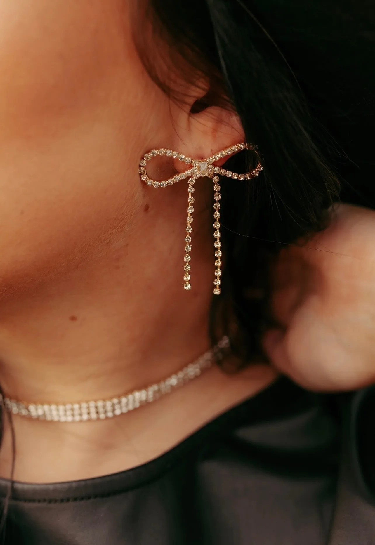 0057 C44 BOWTIE, RHINESTONE EARRINGS