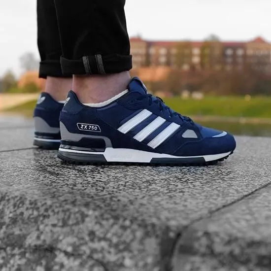 adidas Originals ZX750