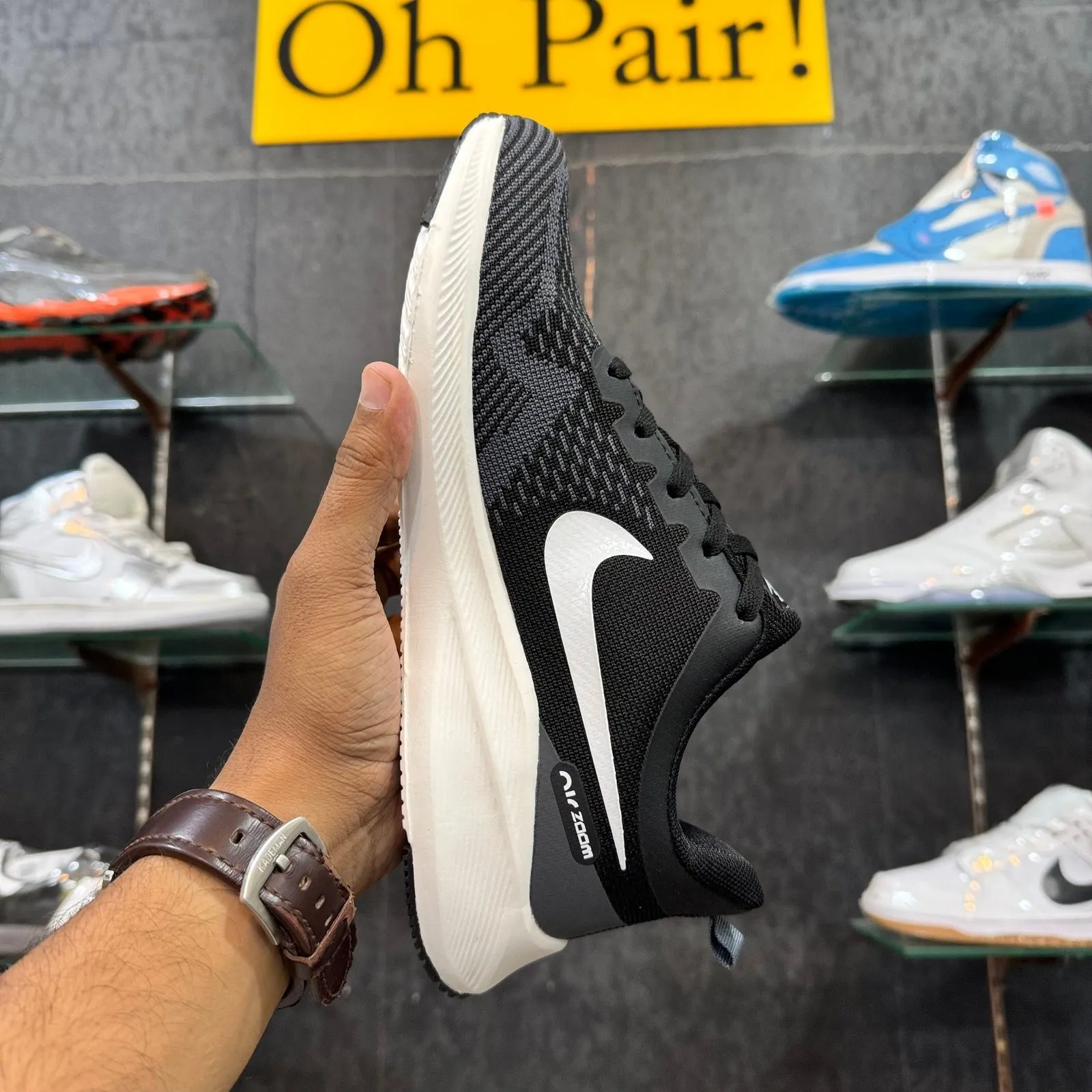 Airmax Zoom Black White  Guide 10