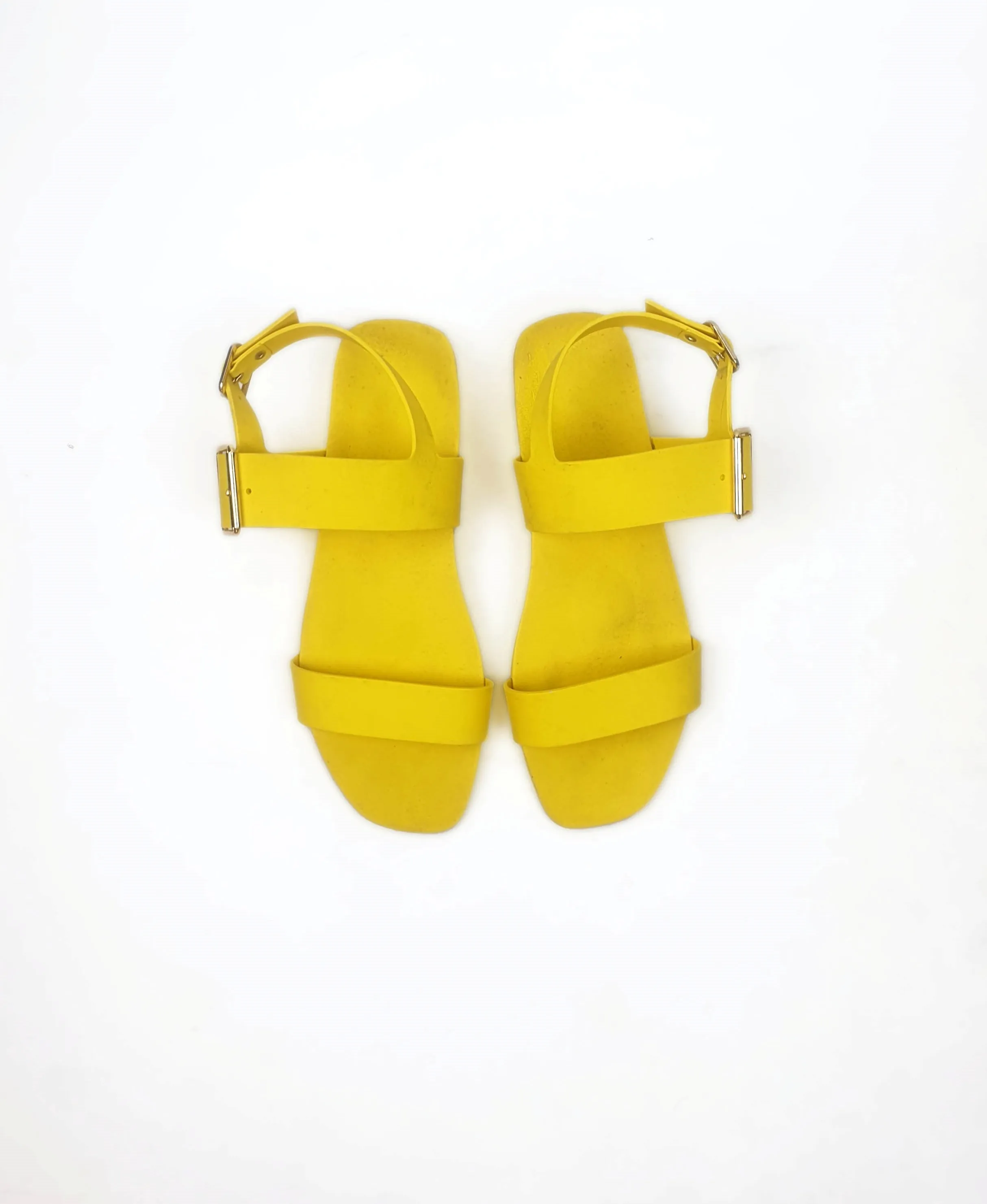 Bared yellow sandals size 39