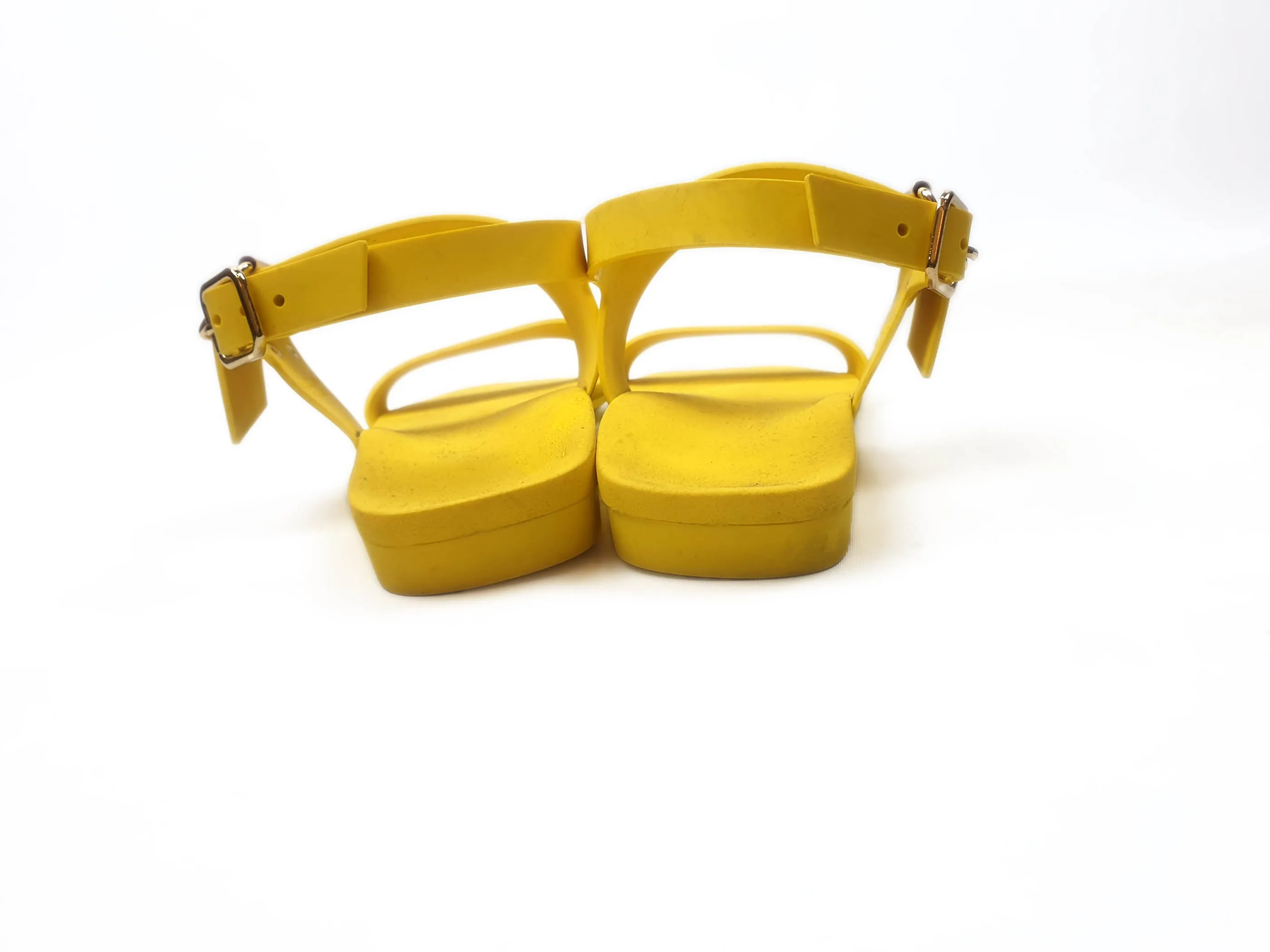 Bared yellow sandals size 39