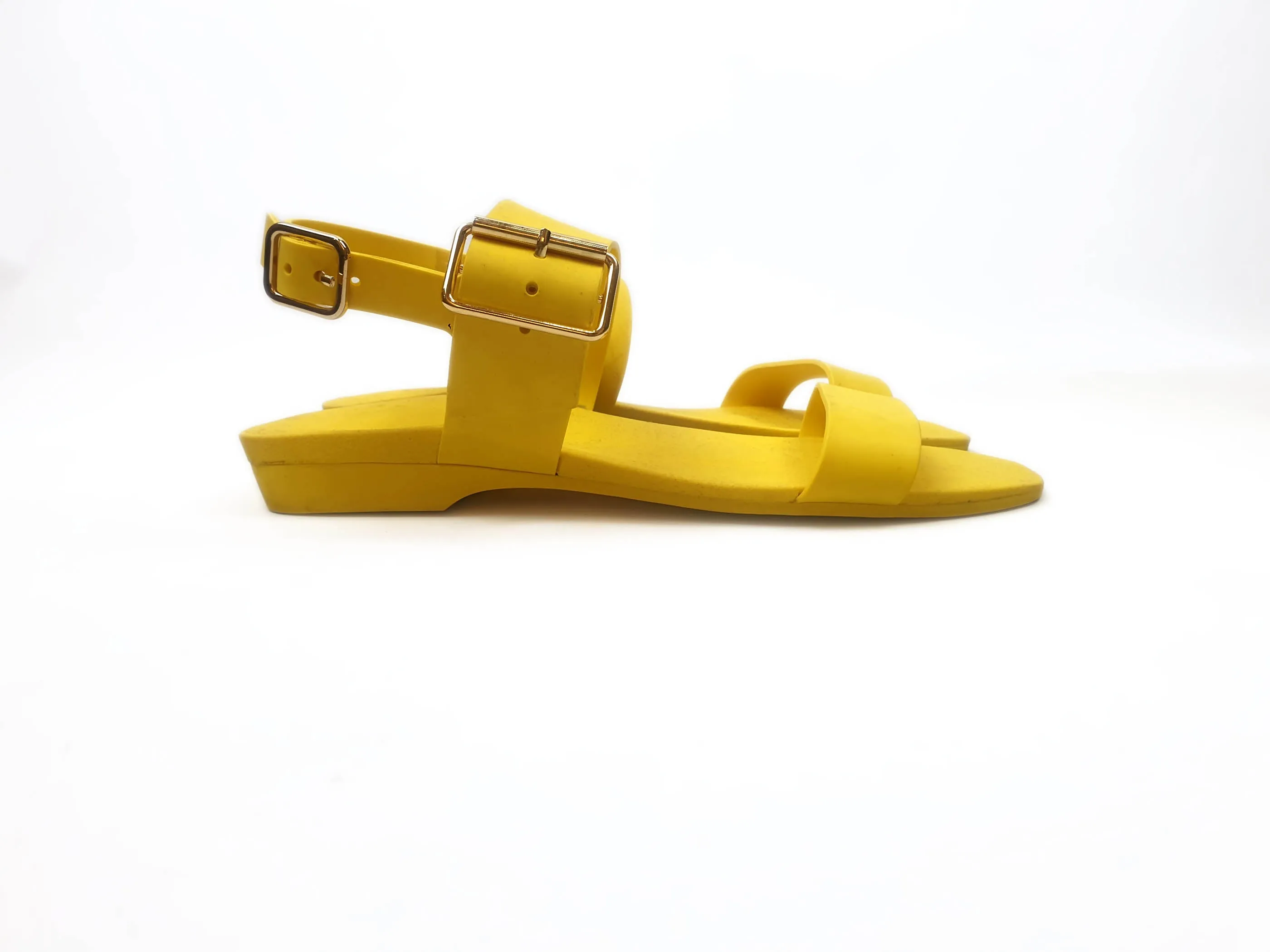Bared yellow sandals size 39
