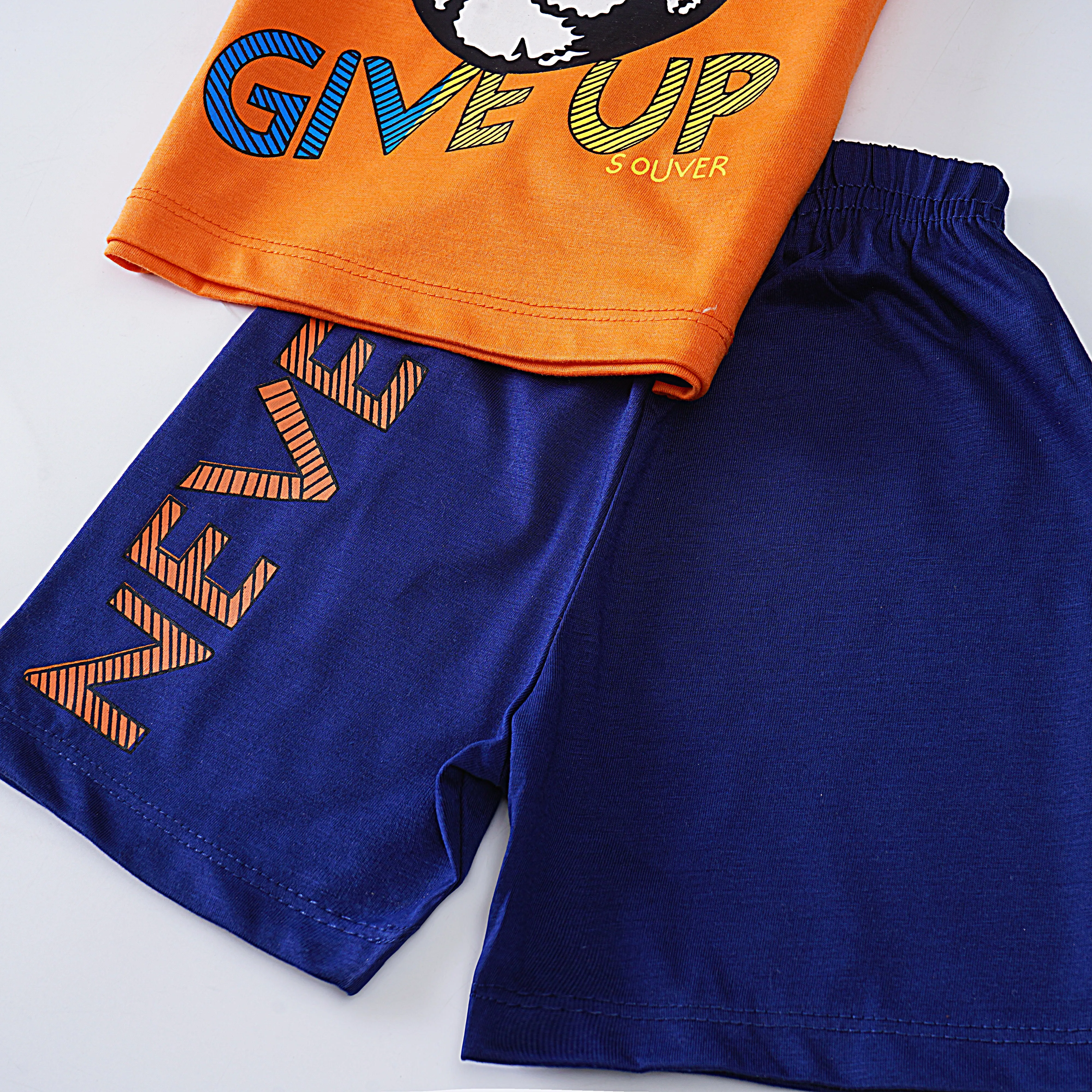 Boys Half Sleeves 2 Piece Suit (Never)
