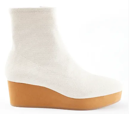 Cecelia Gate Stretch Boot