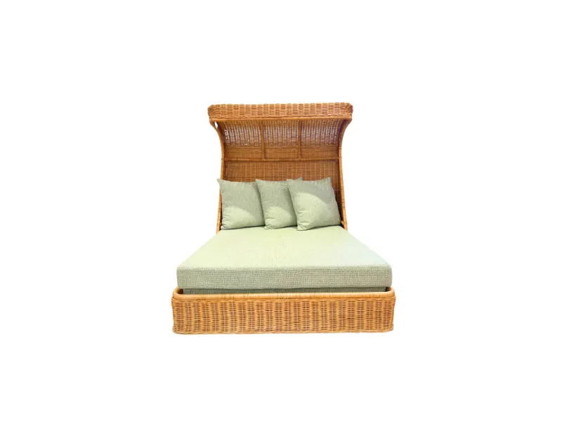 Exceptional Vintage Wicker Daybed