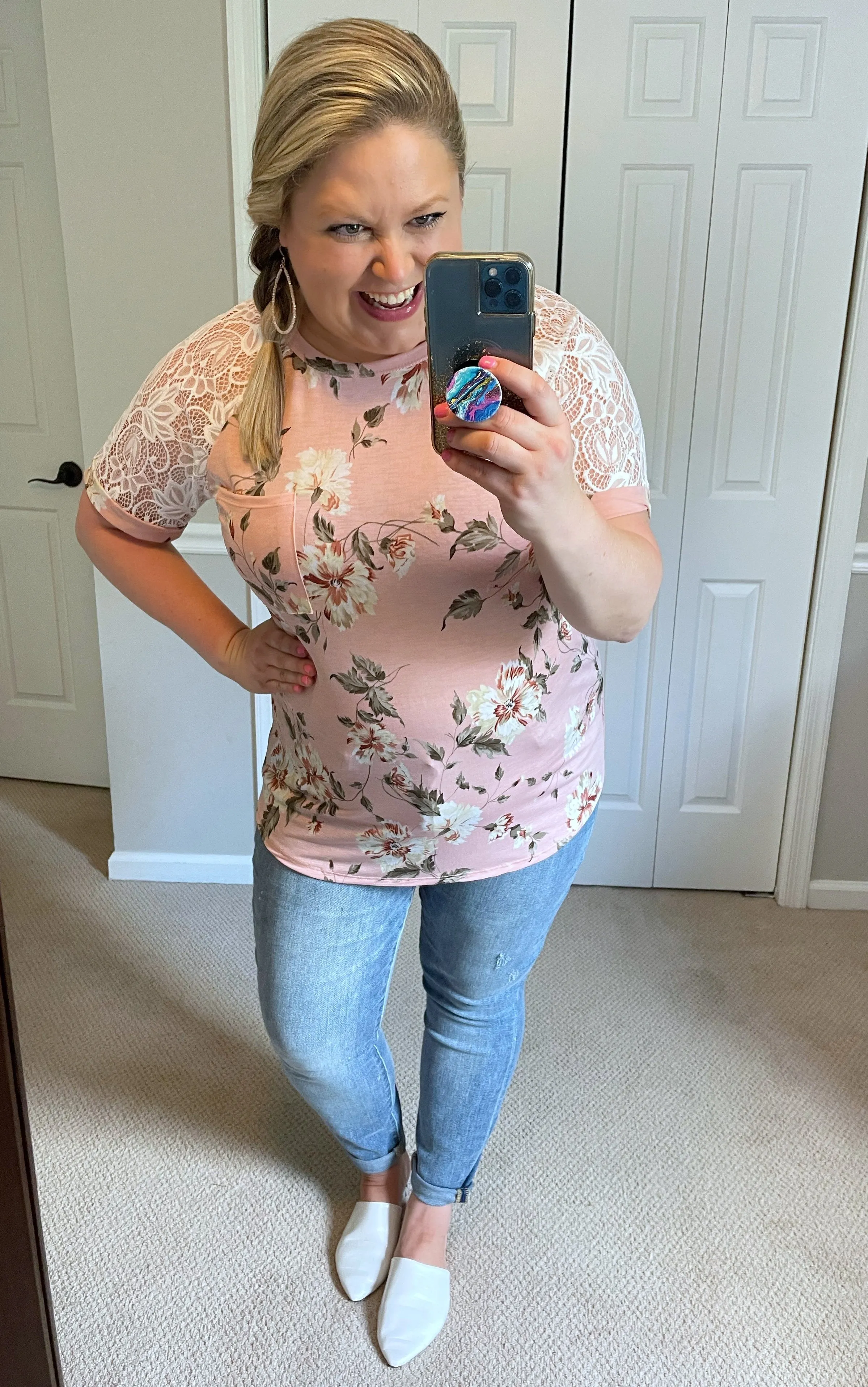 Floral Lace Raglan-Sleeve Top in Blush
