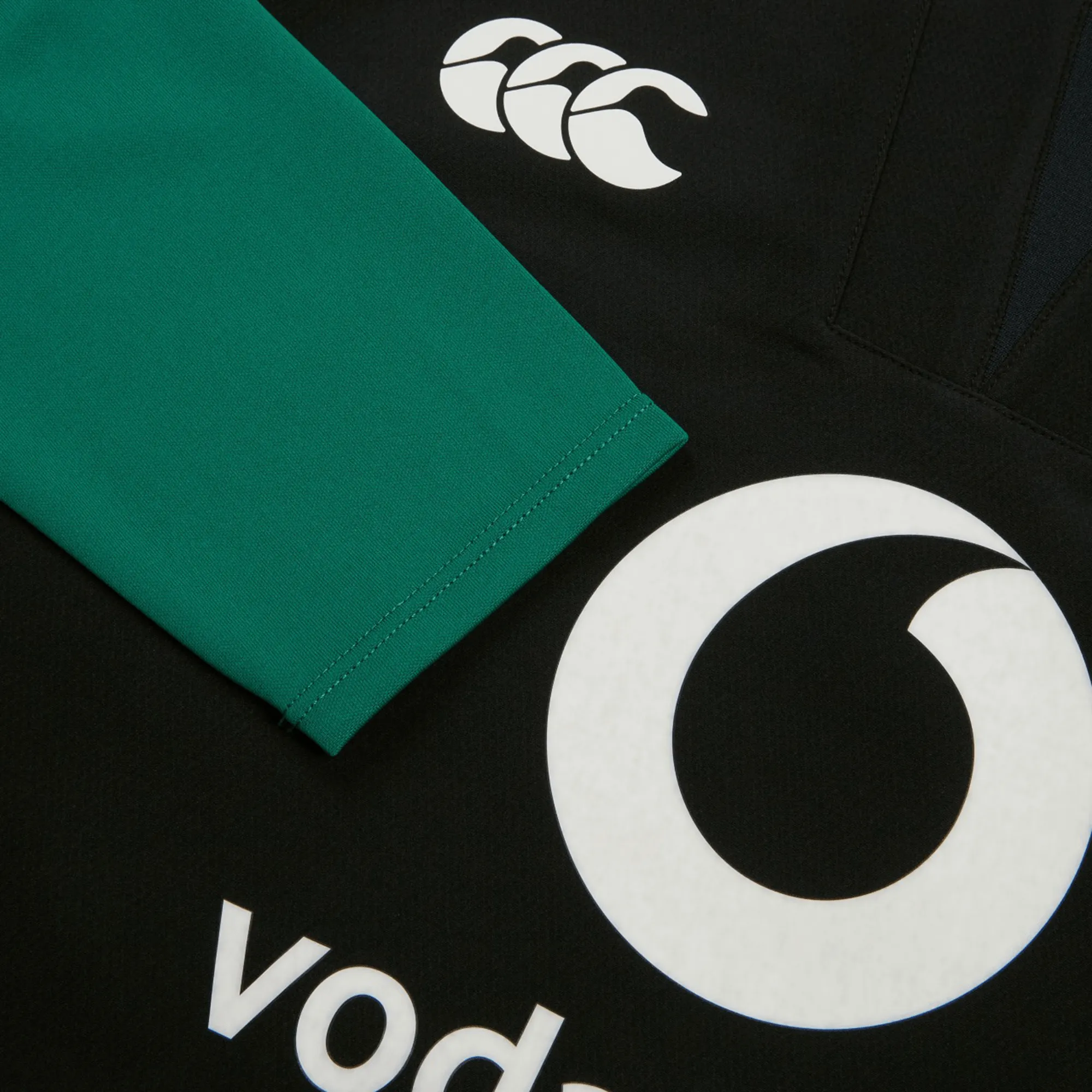 Ireland 24 Tech Drill Top by Canterbury