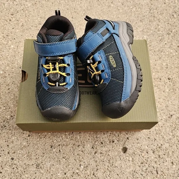 Keen Targhee sports sneaker Toddler boys 8