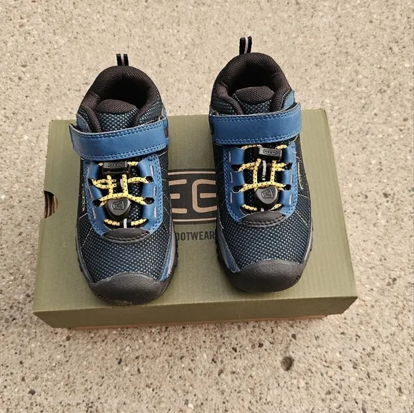 Keen Targhee sports sneaker Toddler boys 8