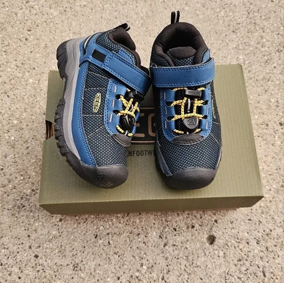 Keen Targhee sports sneaker Toddler boys 8