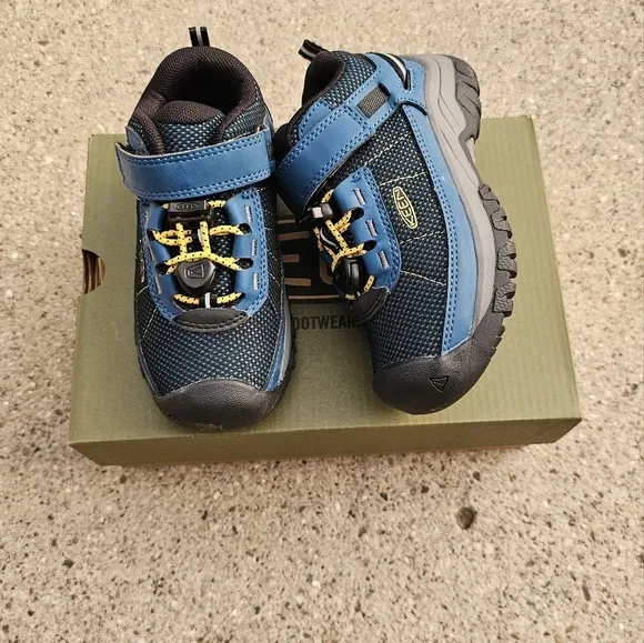 Keen Targhee sports sneaker Toddler boys 8
