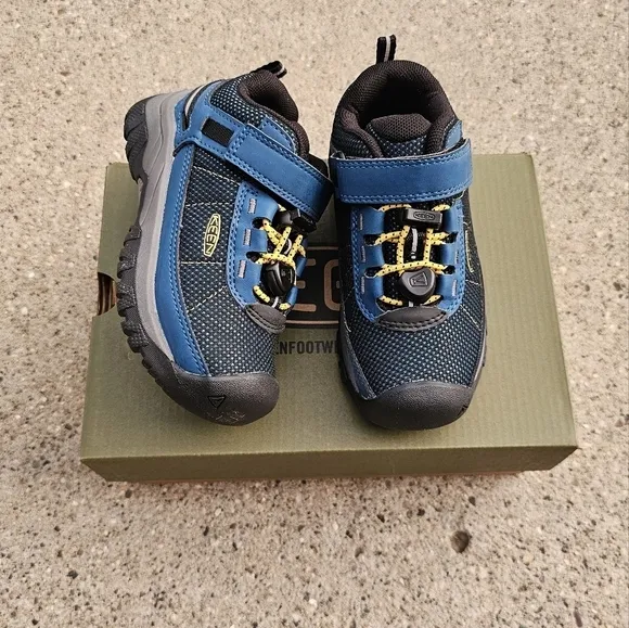 Keen Targhee sports sneaker Toddler boys 8