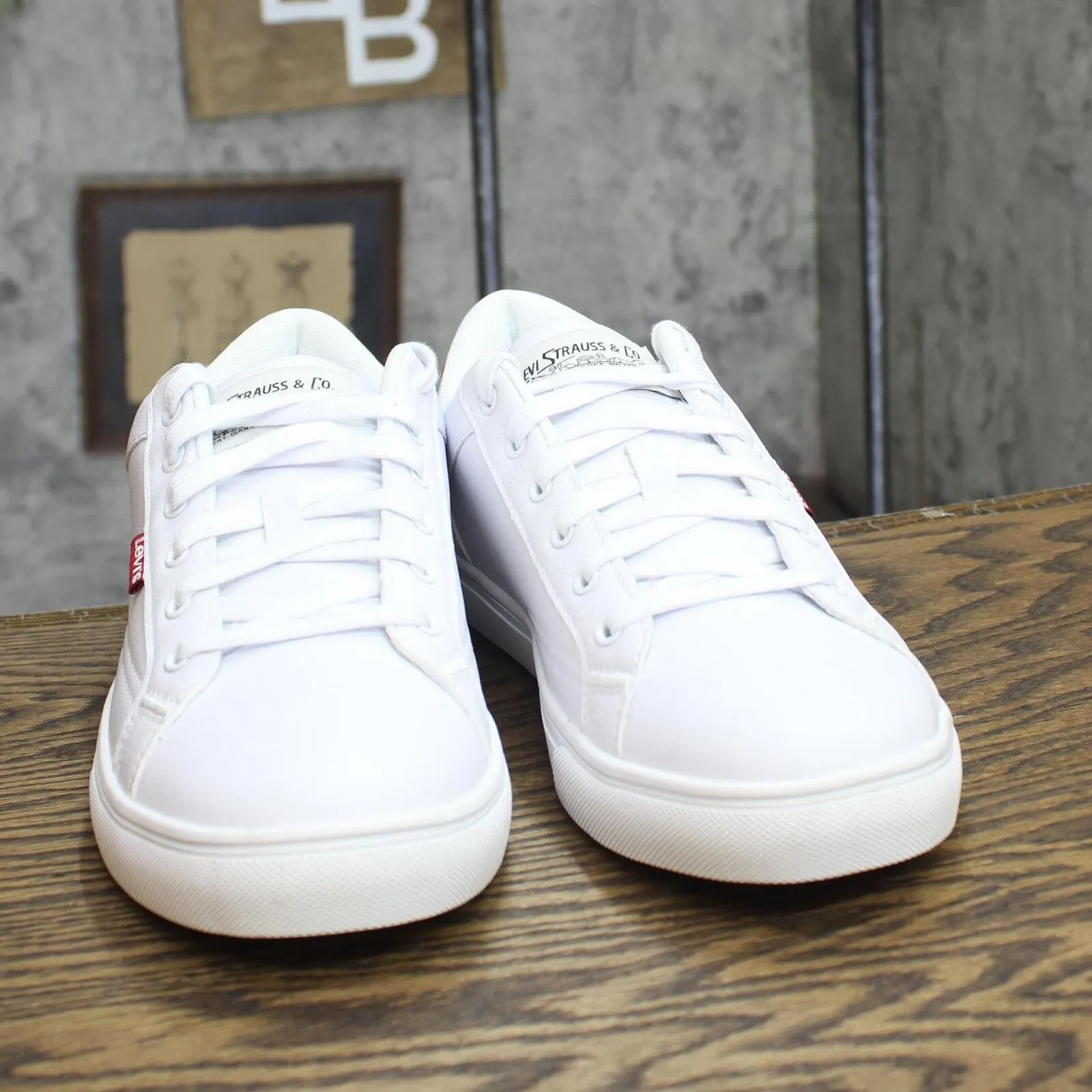 Levi's Mens Jeffrey Synthetic Leather Casual Lace Up Sneaker White 10M