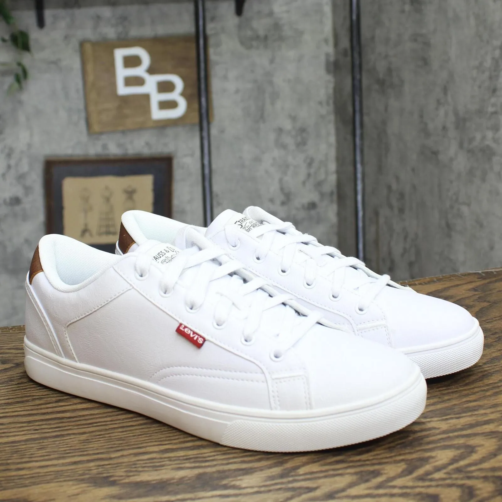 Levi's Mens Jeffrey Synthetic Leather Casual Lace Up Sneaker White 10M