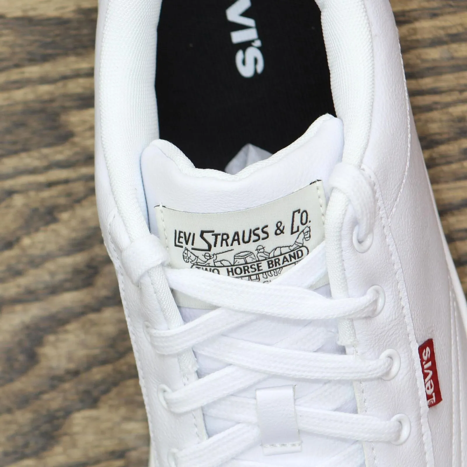 Levi's Mens Jeffrey Synthetic Leather Casual Lace Up Sneaker White 10M