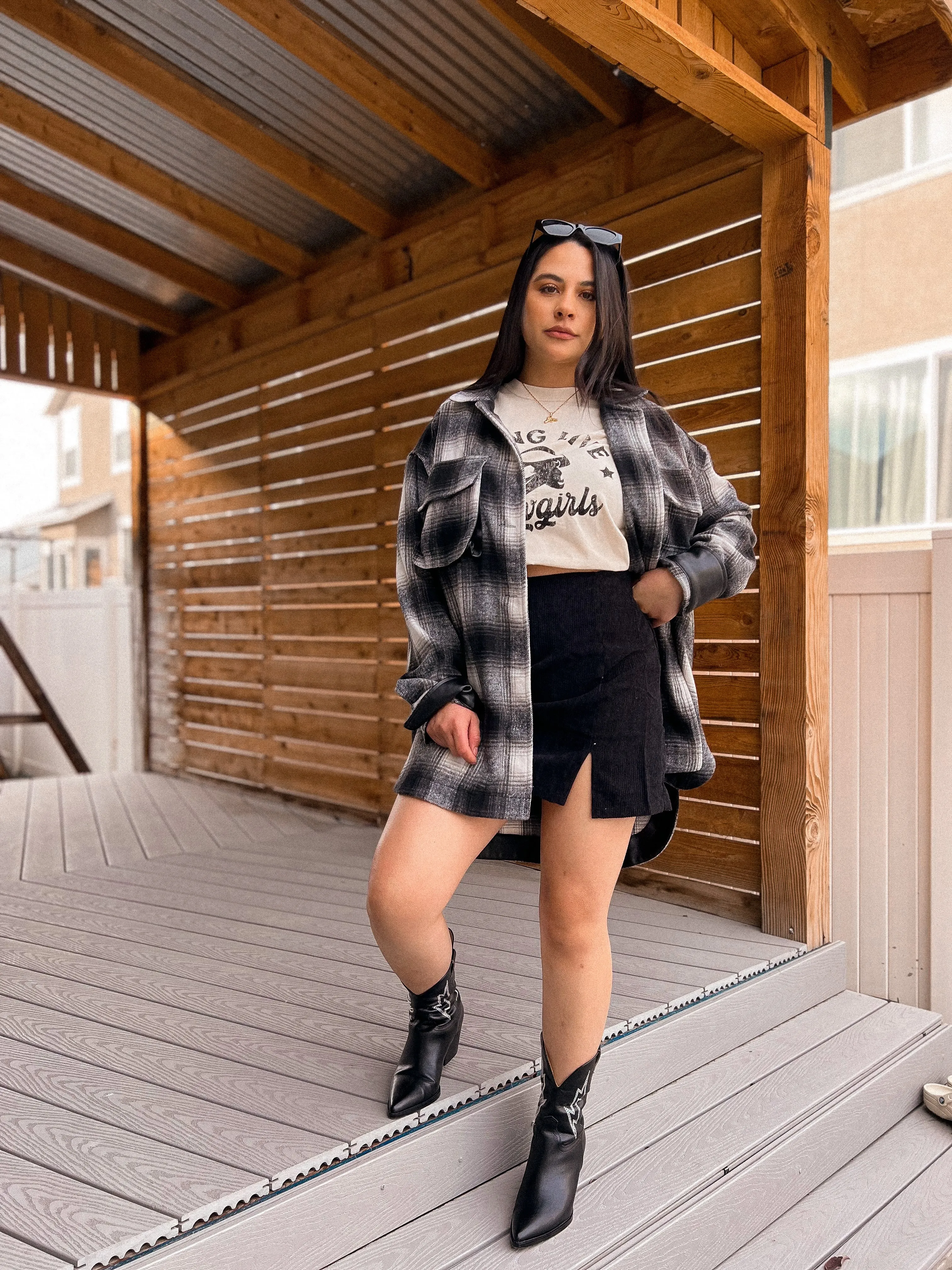 long live cowgirls graphic tee