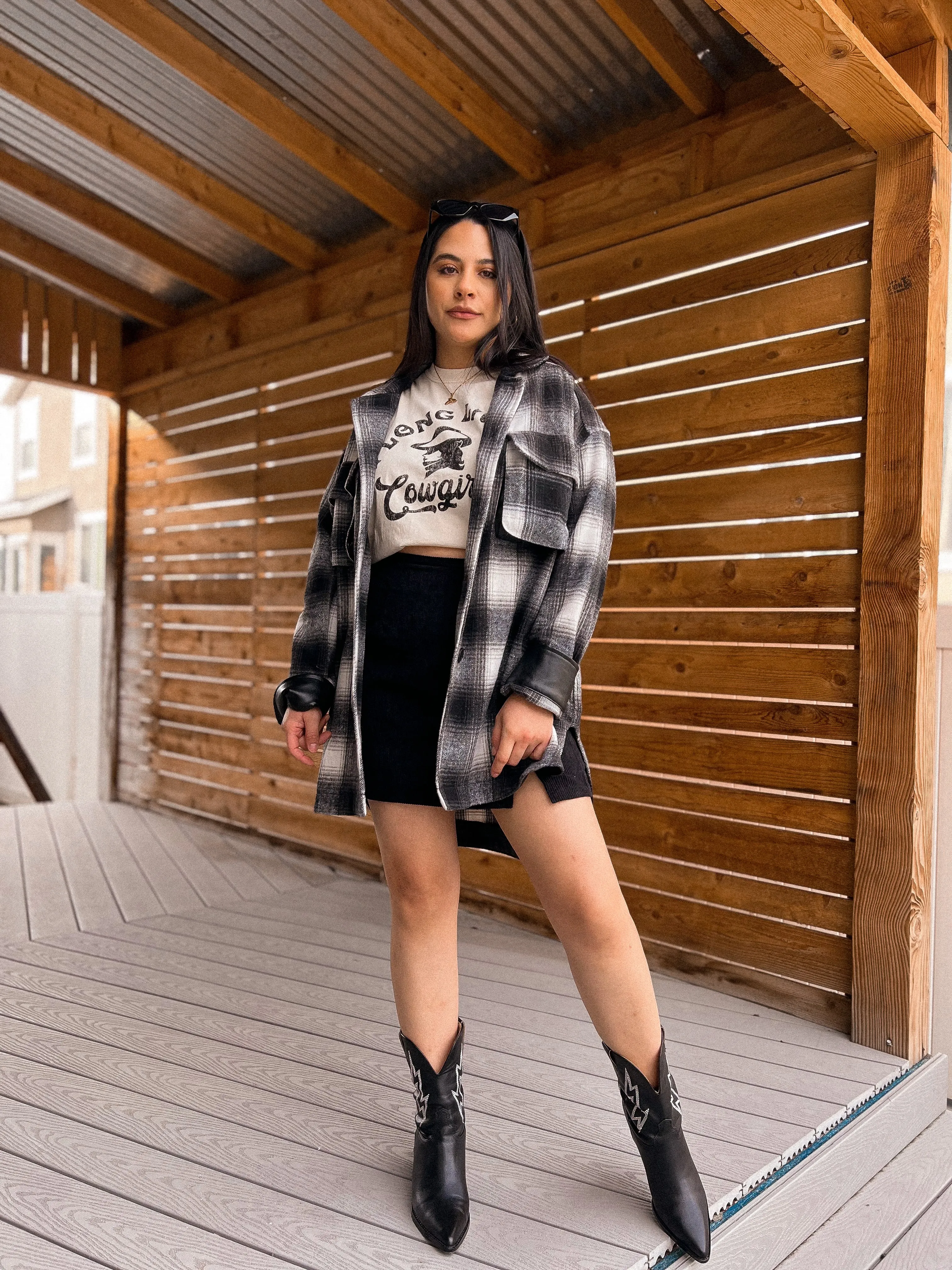 long live cowgirls graphic tee