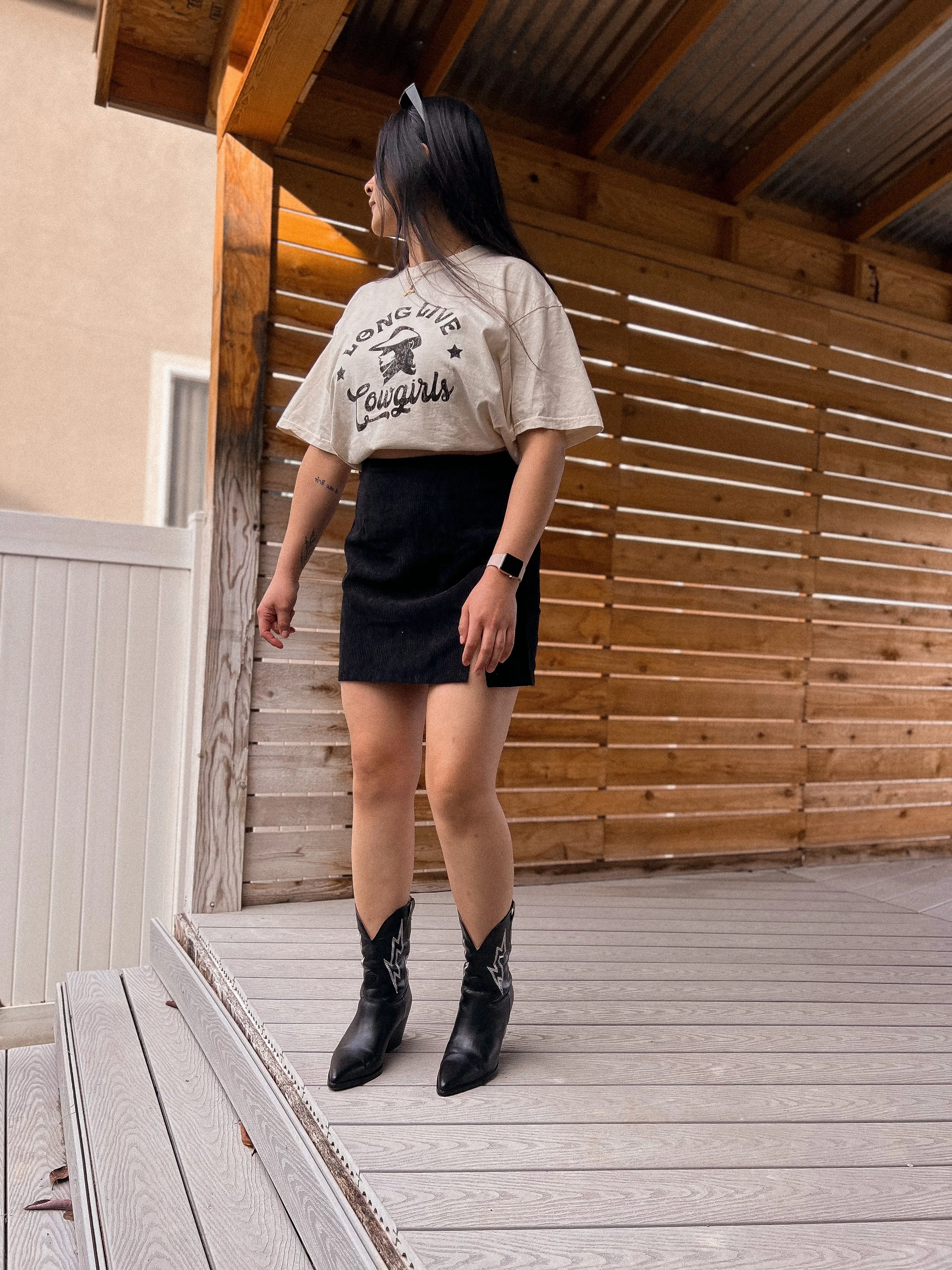 long live cowgirls graphic tee