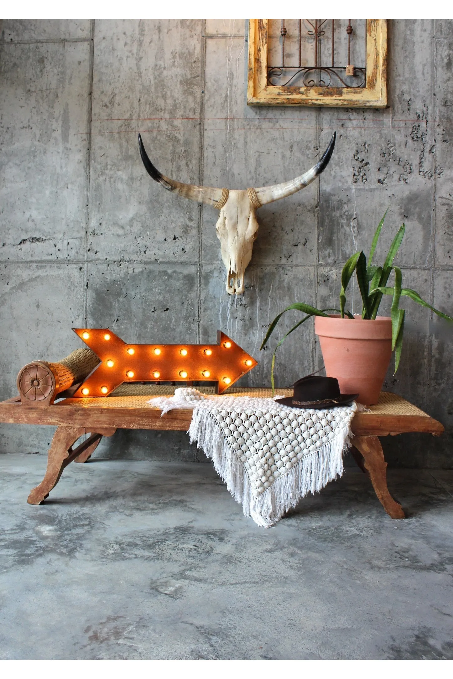 METAL ARROWS WITH LIGHTS