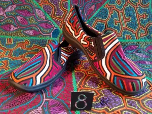 Moccasin Mola Shoes  - Size 8 - Colorido