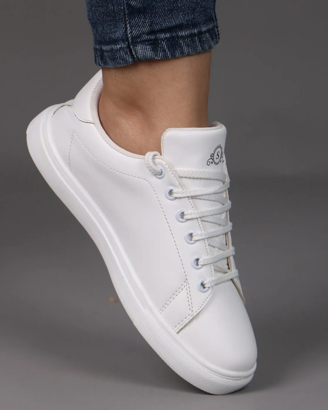 Nova Sneaker 4126