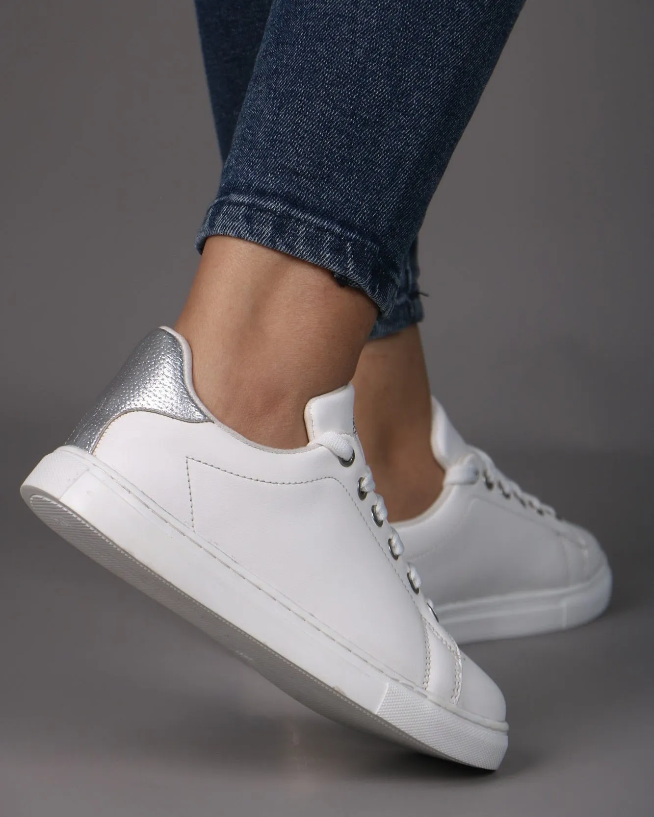Nova Sneaker 4126