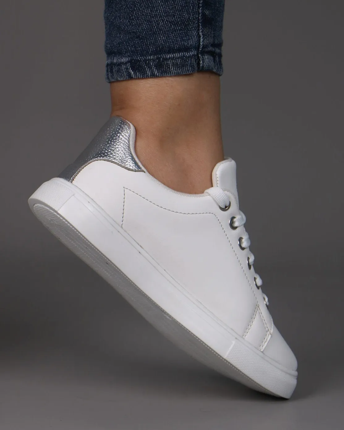 Nova Sneaker 4126