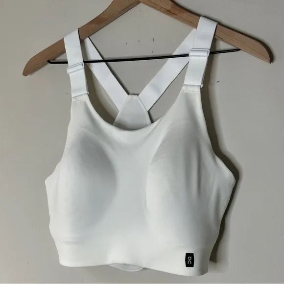 On Running Performance Flex Bra in White Size XL