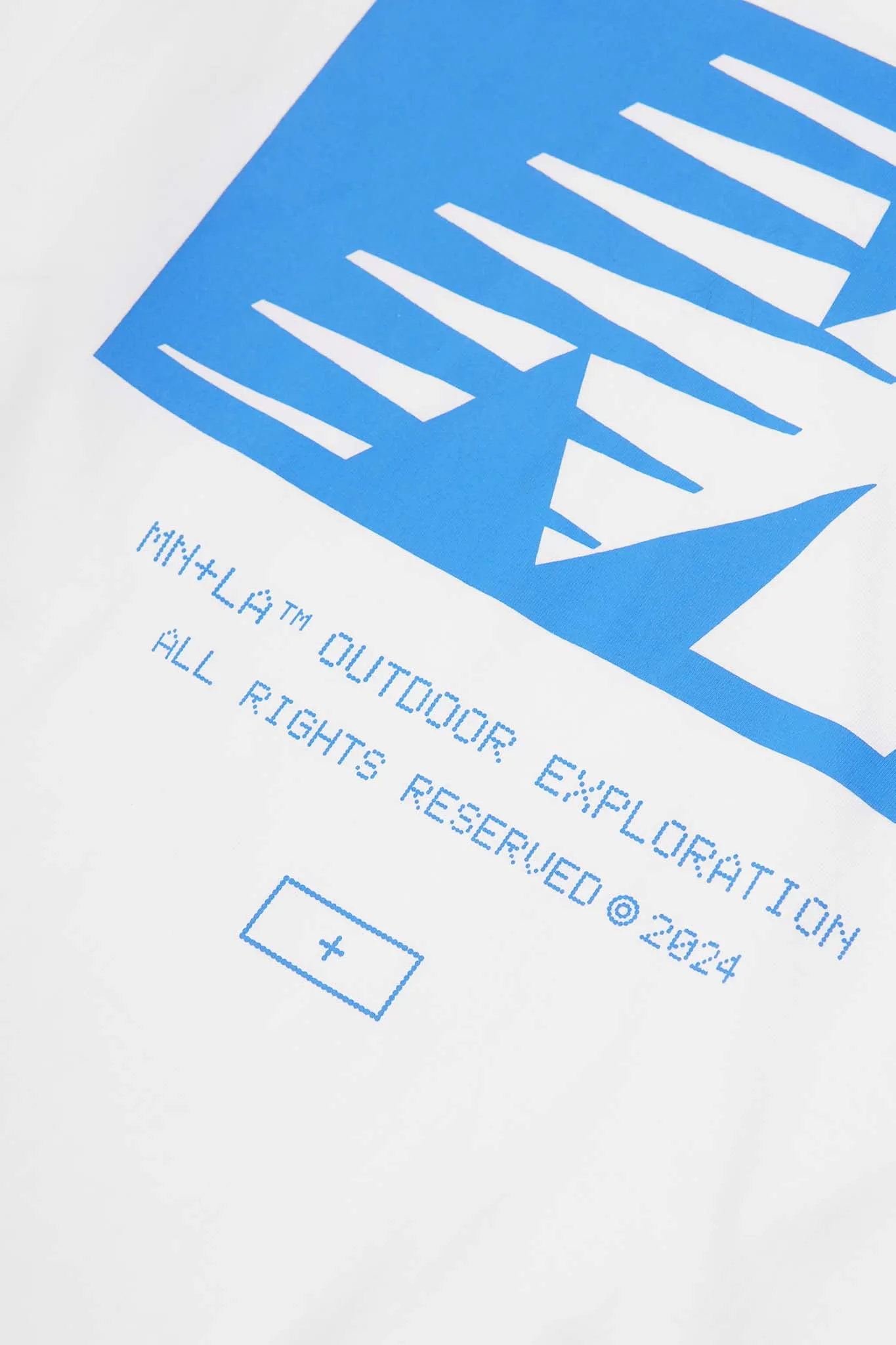 "OUTDOOR EXPLORATION" TEE IN COBALT BLUE