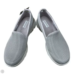 Shoes Sneakers By Skechers In Beige, Size: 6