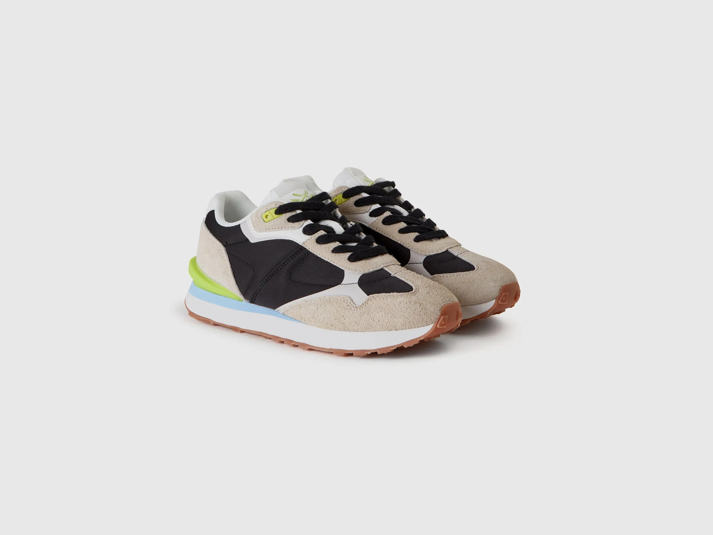 SNEAKERS IN NYLON AND LEATHER