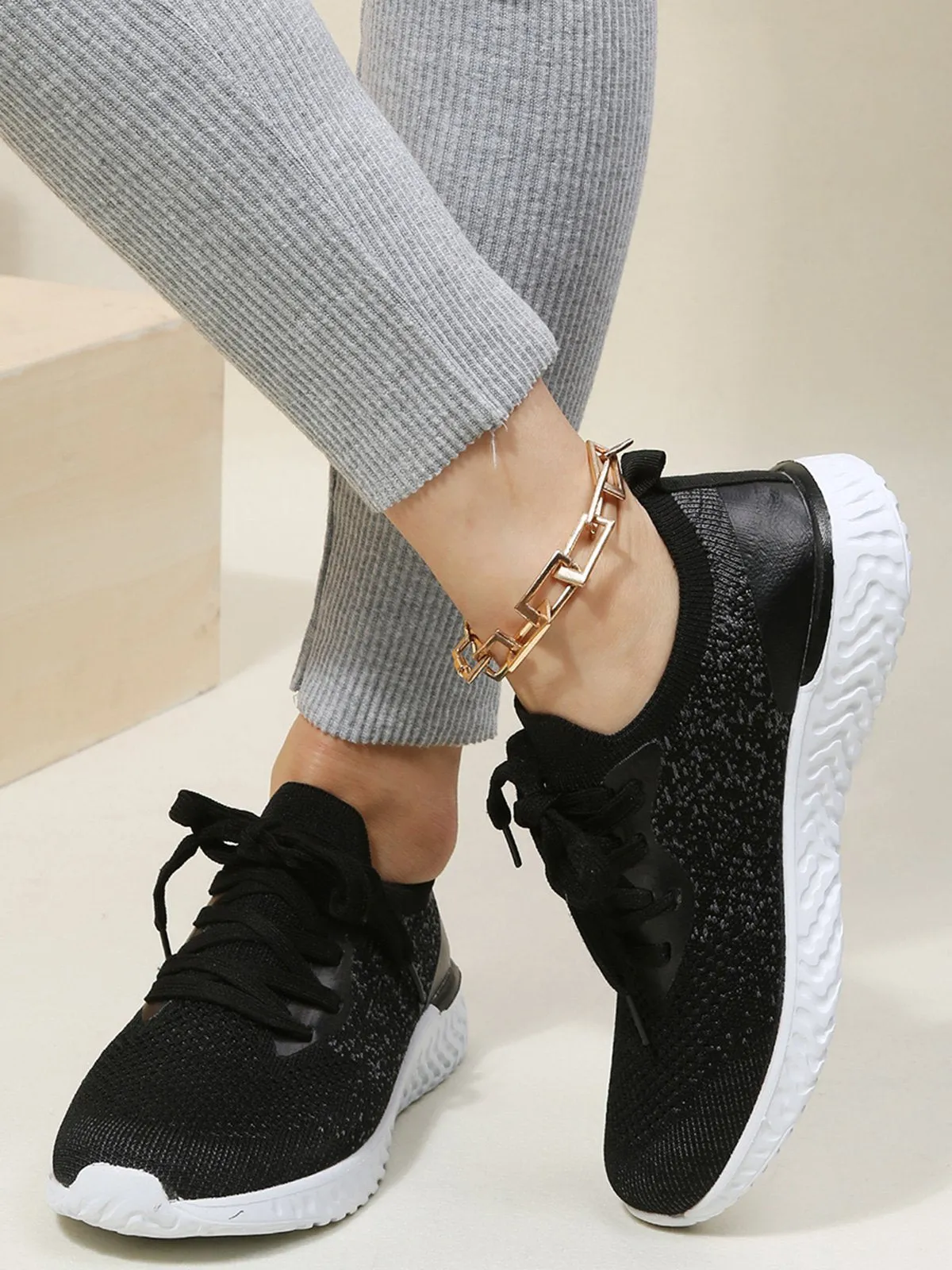 Solid Color Breathable Simple Casual Flyknit Sports Running Shoes