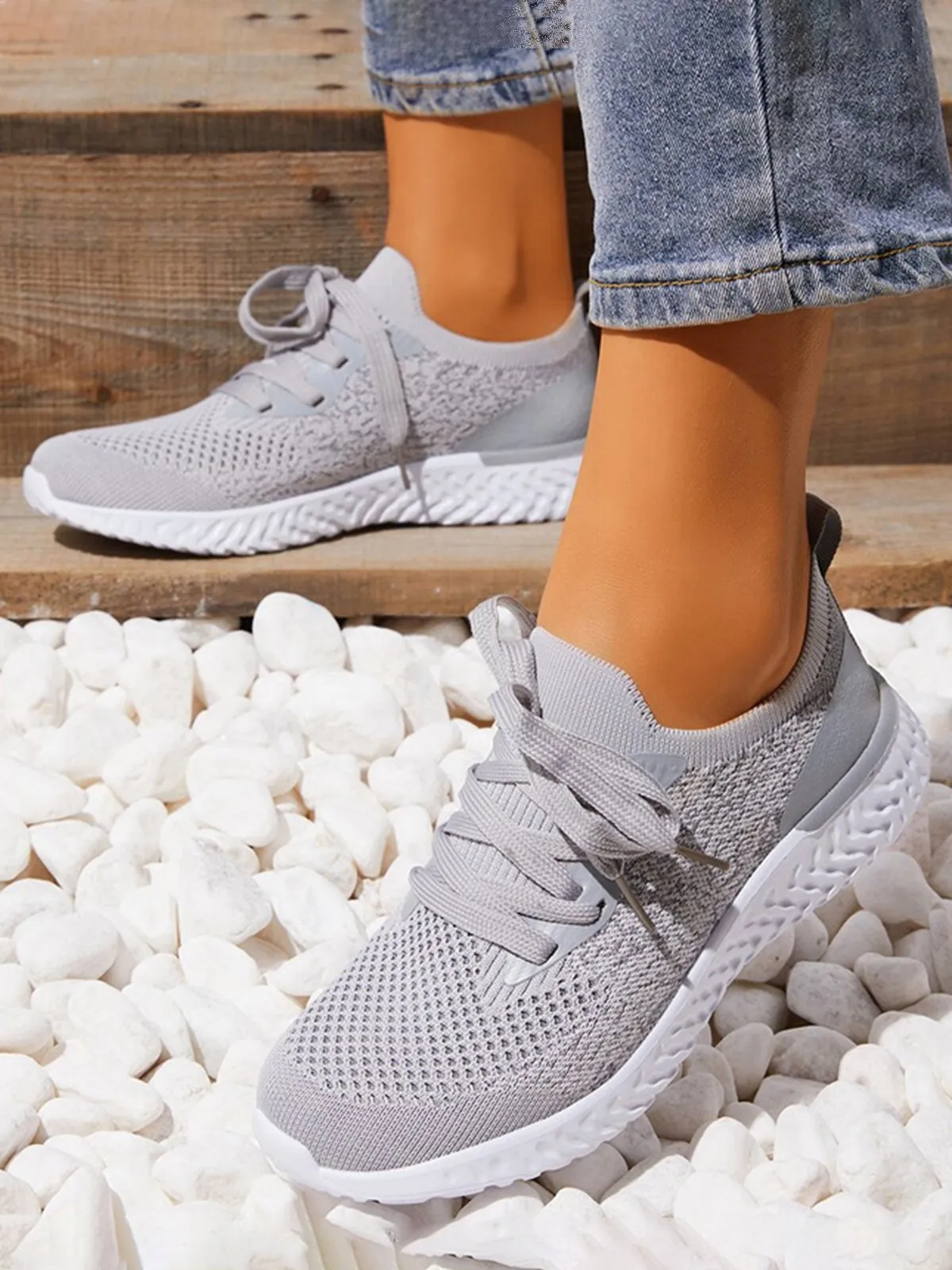 Solid Color Breathable Simple Casual Flyknit Sports Running Shoes