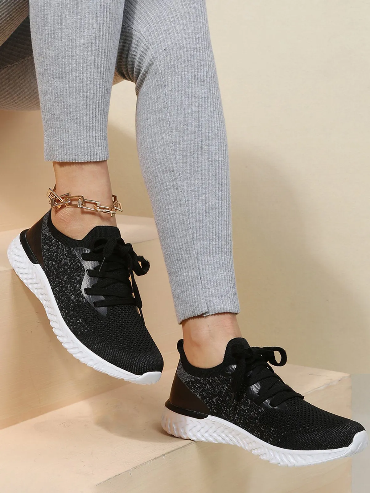 Solid Color Breathable Simple Casual Flyknit Sports Running Shoes