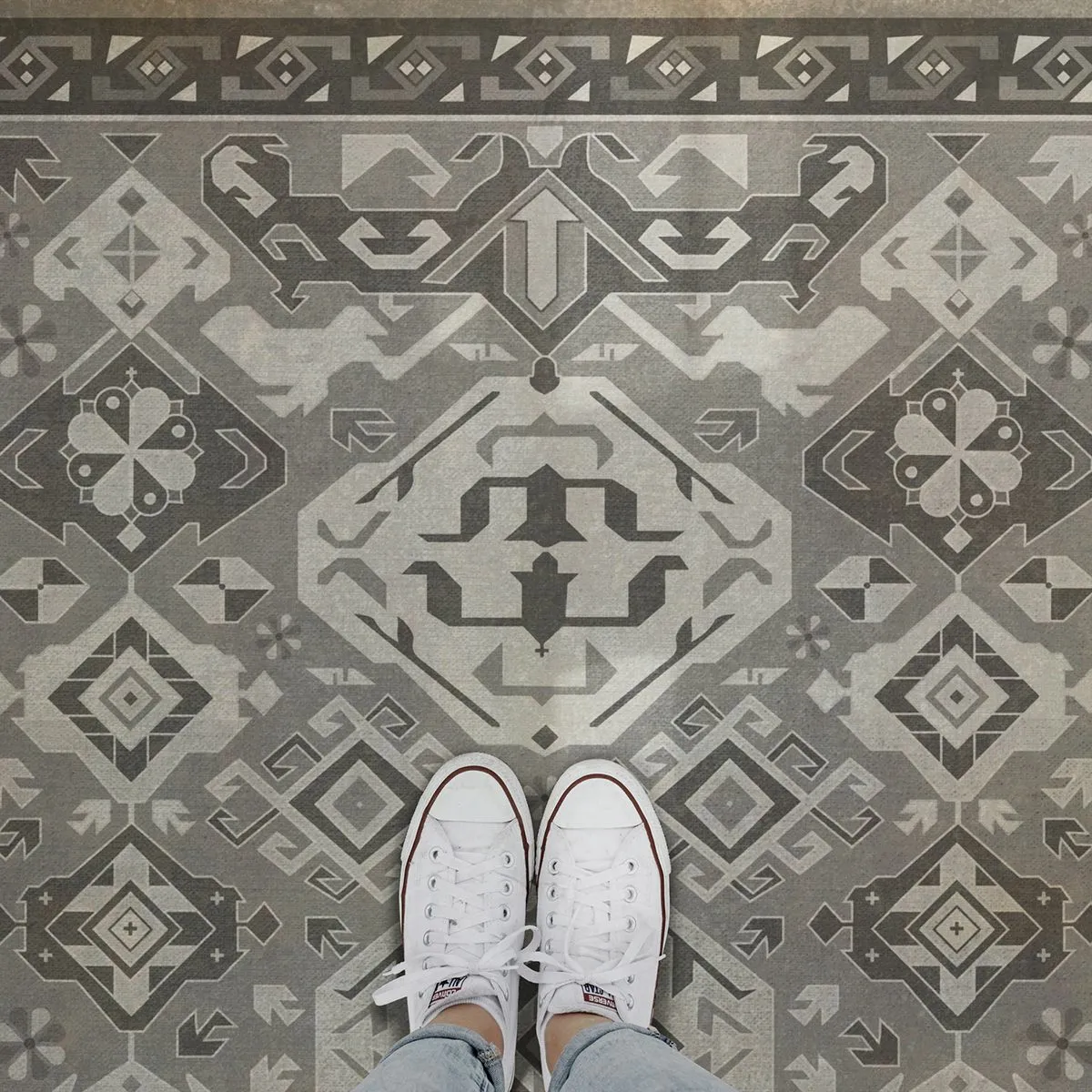 Traditional Williamsburg "Poppy Seed" Vinyl Floorcloth - Spicher & Co.