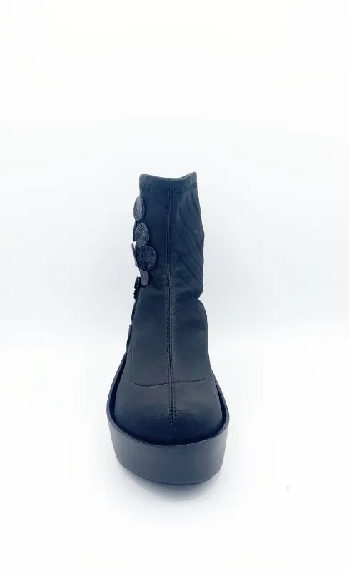 Uma Boot