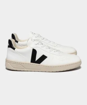 Veja V-10 CWL in White   Black