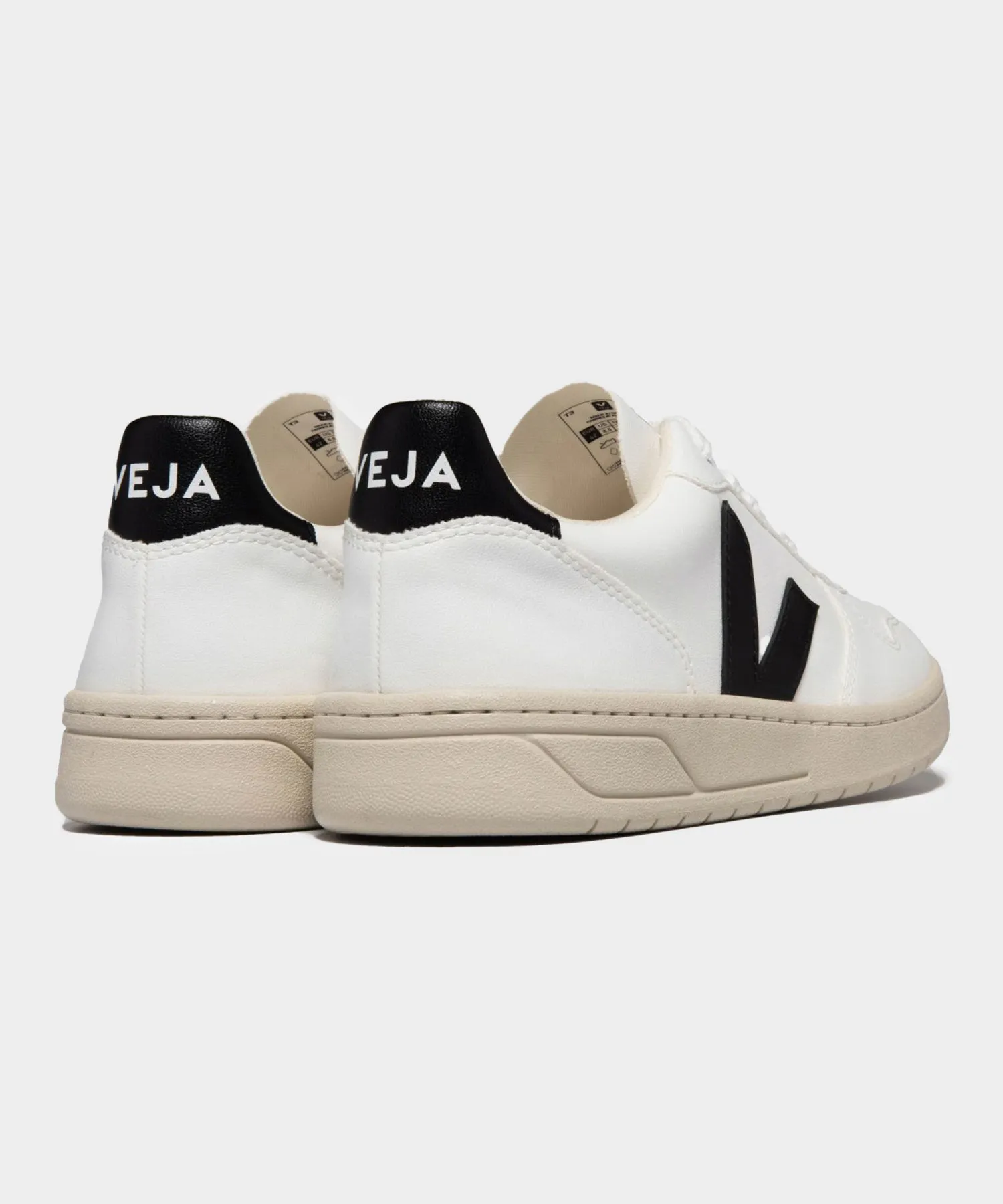 Veja V-10 CWL in White   Black