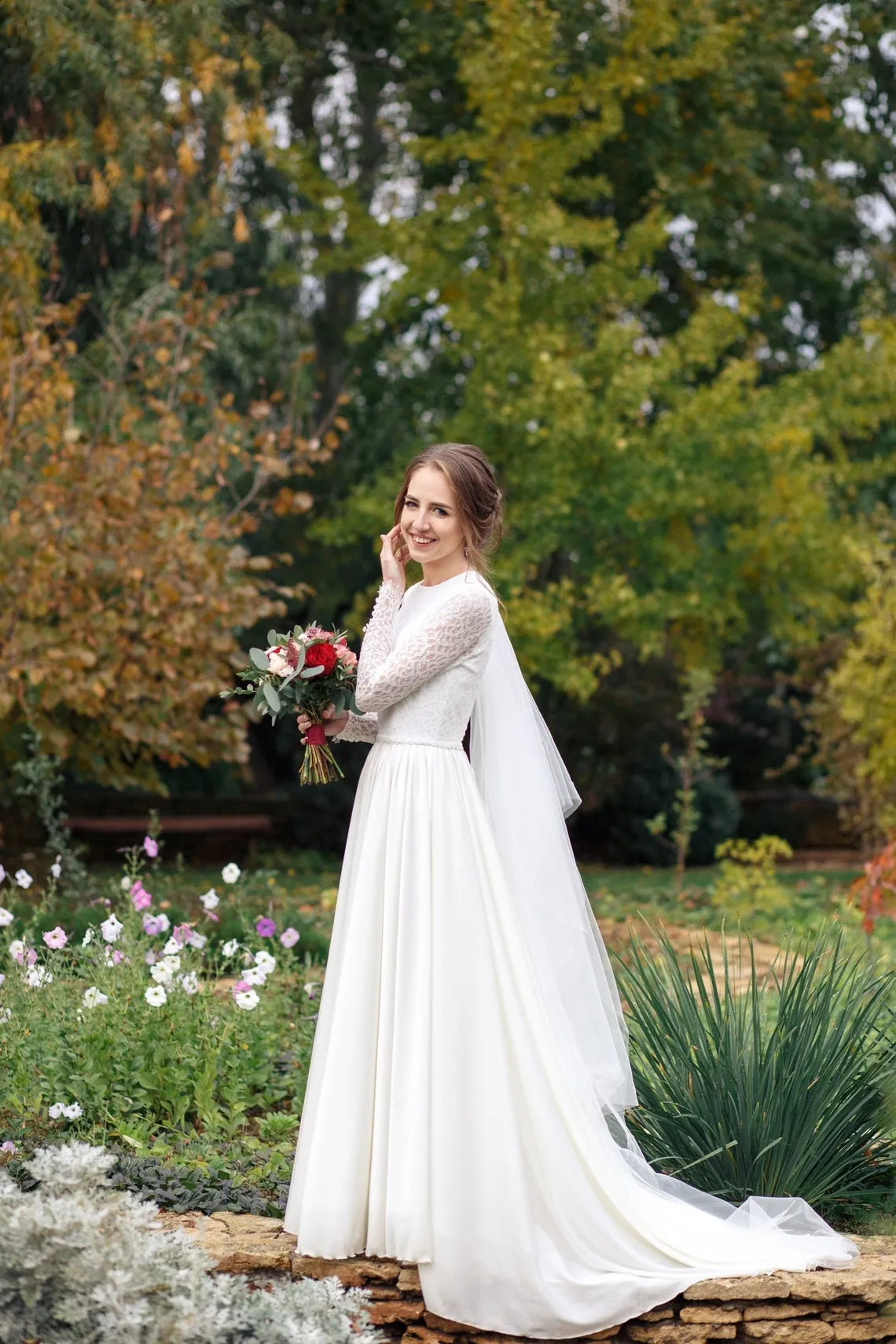 Vintage Modest Long Sleeve Lace Wedding Dress