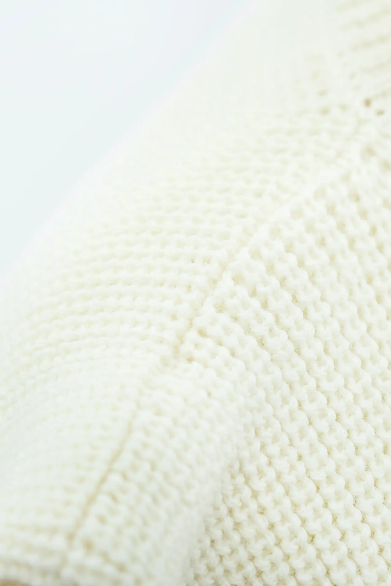 White High Neck Ribbed Knitted Top