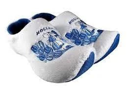 Wooden shoe slippers