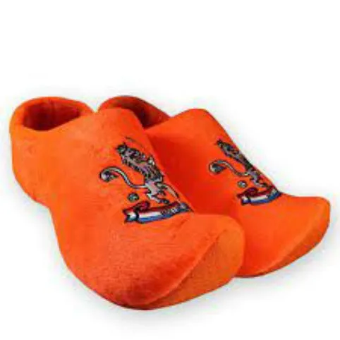 Wooden shoe slippers